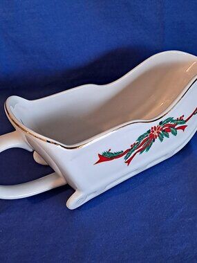 TIENSHAN Fairfield POINSETTIA & RIBBONS Fine China GRAVY BOAT Christmas Sleigh